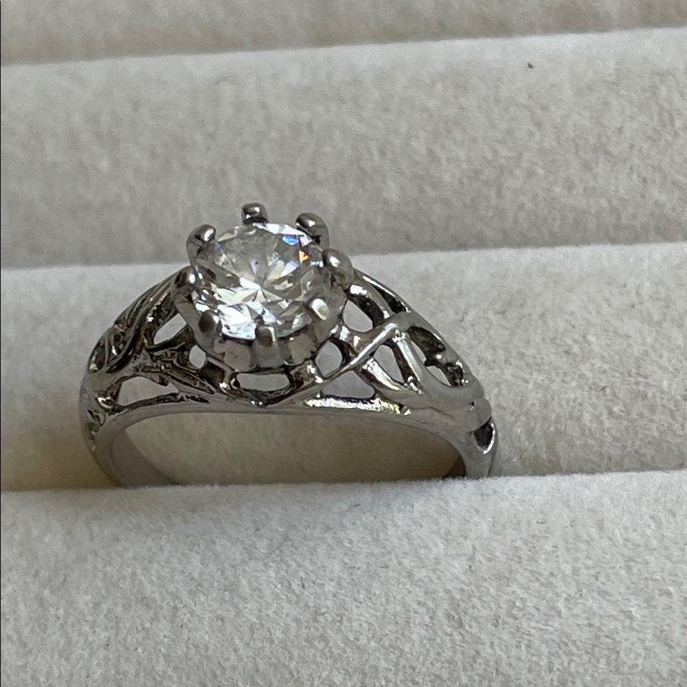 Elegant Silver Women's Ring